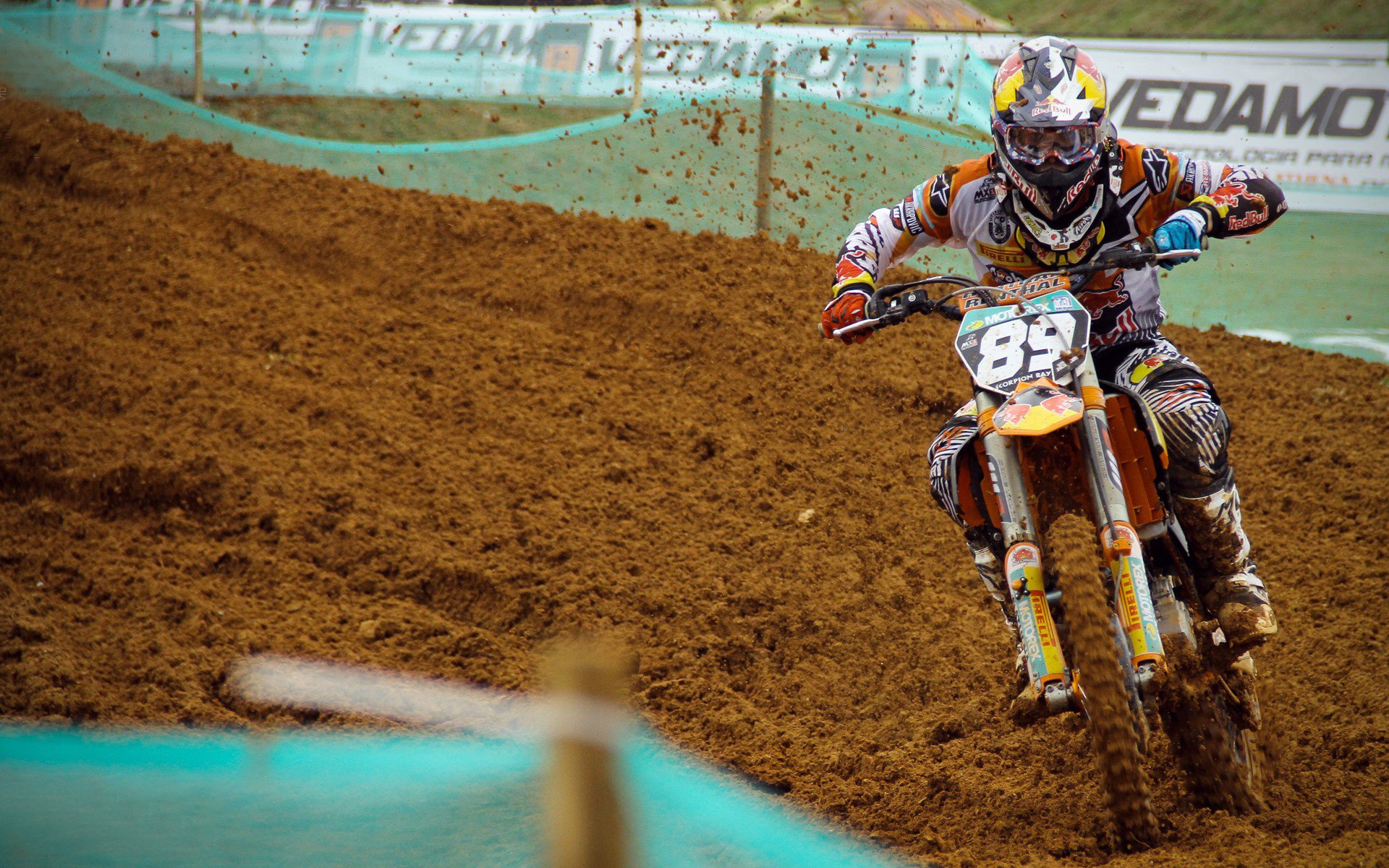 游戏直播版权保护：打击盗播与侵权，直播游戏是否构成侵权